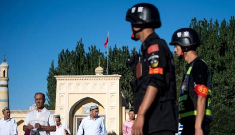 新疆，穆斯林，中共武警