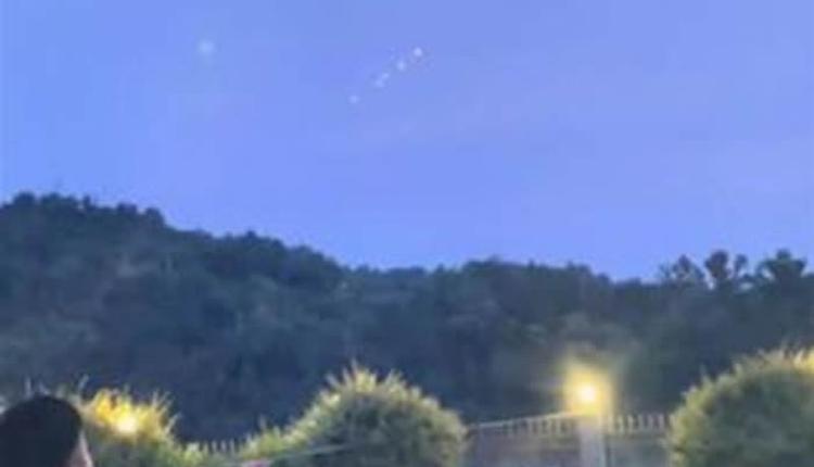 UFO再现？ 浙江天空出现7个排成星链的不明物体