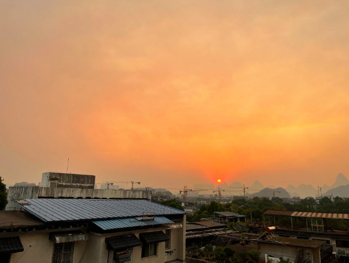 桂林山火被屏蔽 网友质疑原因 猜测或被二十大维稳