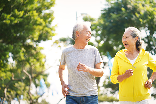 老年人运动有益健康