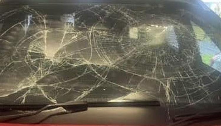 砸碎车玻璃