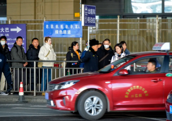 對待網約車，為何中央政府松，地方政府緊？