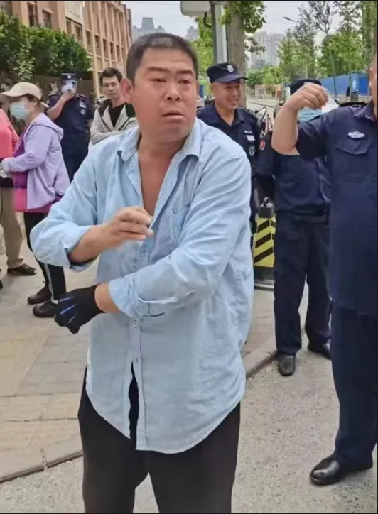 一個外賣員59次丟失了他的尊嚴