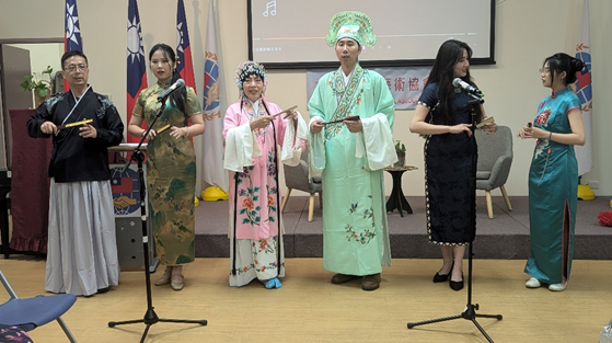 三采国际艺术布市举办“胸怀若谷”双人联展